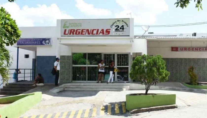 El policía lesionado fue remitido a la Clínica Campbell de Barranquilla. 