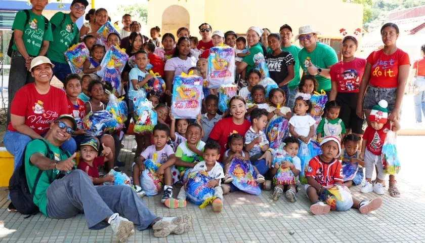 Entrega de regalos en Tocagua