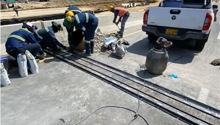 Trabajos en el puente norte-sur del intercambiador vial de la Circunvalar.