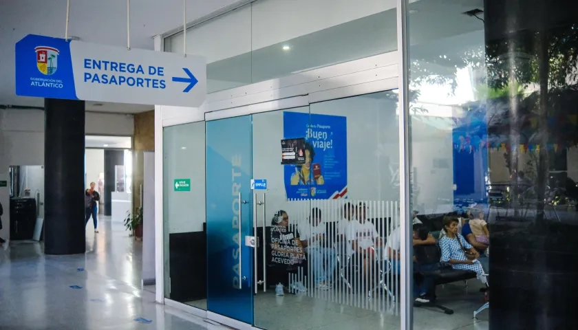 Oficina de pasaportes en la Gobernación del Atlántico.