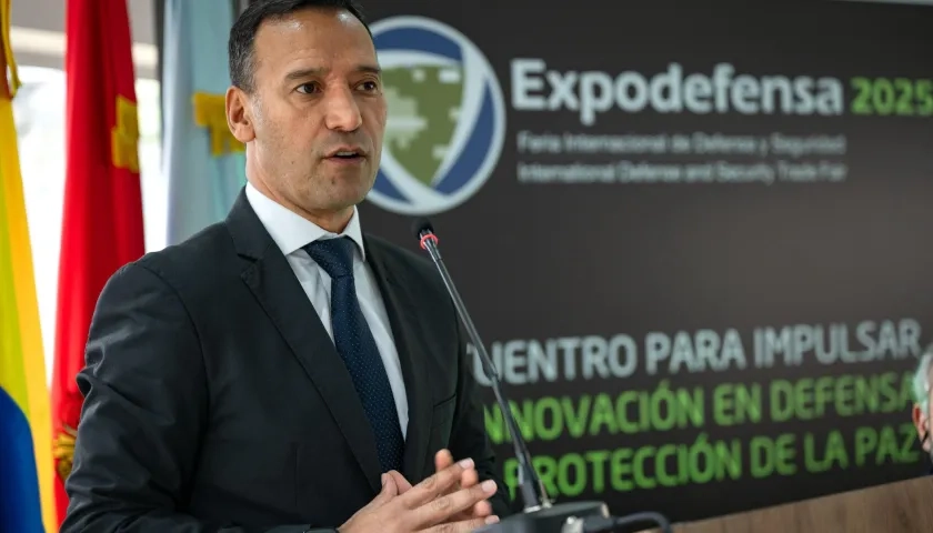 Pedro Sánchez, ministro de Defensa.