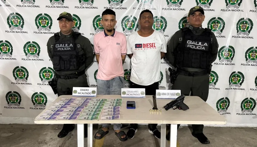 Capturados junto a las autoridades.