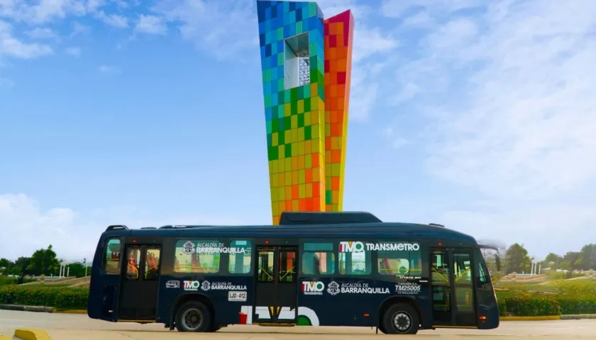Bus de Transmetro por la zonas turísticas de Barranquilla. 
