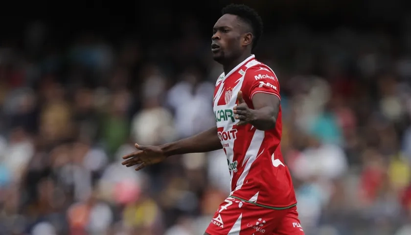 Díber Cambindo llega al Leon procedente del Necaxa. 