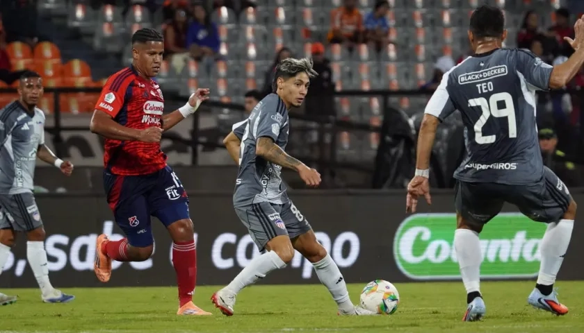 Bryan Castrillón entró en el segundo tiempo y marcó el gol del descuento de Junior ante Medellín.