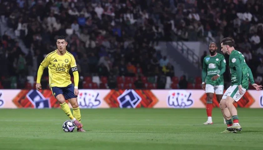 Cristiano Ronaldo durante el partido del Al Nassr contra Al Ettifaq.