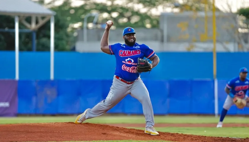El dominicano Moisés Díaz, pitcher abridor de Caimanes, cargó con la derrota. 