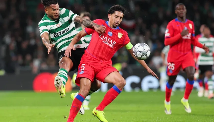 Luis Javier Suárez en acción durante el partido.