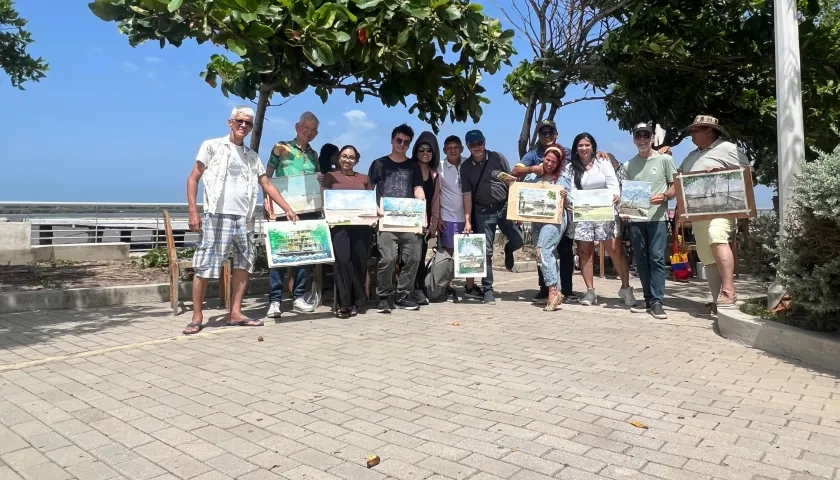 Acuarelistas durante la jornada de trabajo.