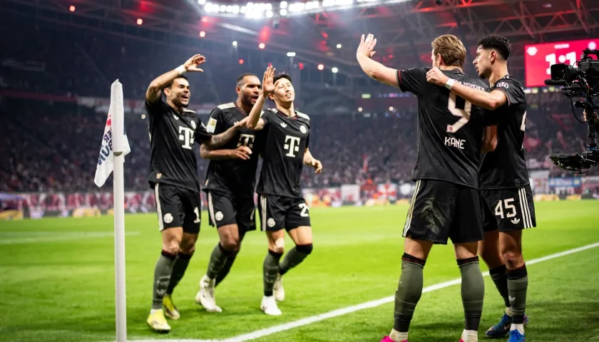 La celebración de los jugadores del Bayern Múnich, incluido Luis Díaz.