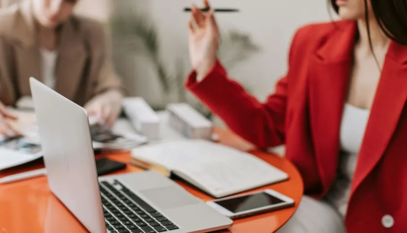 Los empleados que cumplan con este requisito tienen fuero de estabilidad laboral reforzada. 