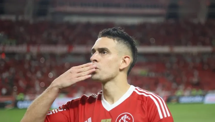 Santos Borré, figura del clásico de Porto Alegre.