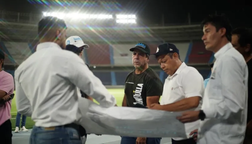 Alcalde Alejandro Char dando inicio a las obras en el 'Metro'. 