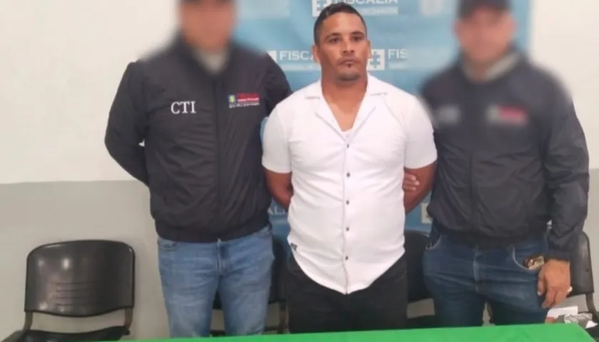 Carlos Alfredo Ortiz Meléndez tras ser capturado por el CTI de la Fiscalía. 