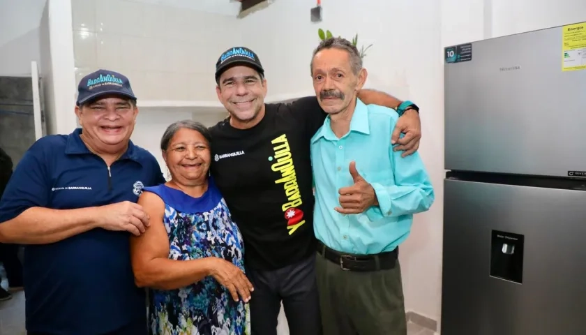 Alcalde Char durante la entrega de los mejoramientos de vivienda. 