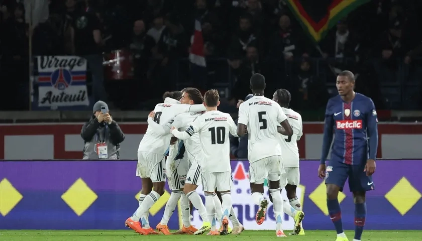 La celebración de los jugadores del París FC.