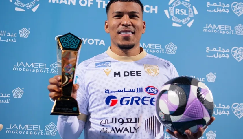 Roger Martínez fue elegido la figura del partido.