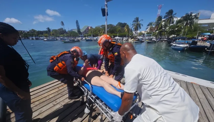 Armada auxilió a turista argentina en San Andrés.