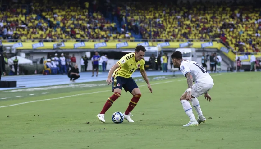 Santiago Arias, lateral derecho colombiano.