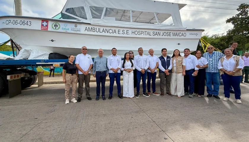 El ministro de Salud, Guillermo Jaramillo, durante la entrega de ambulancias. 