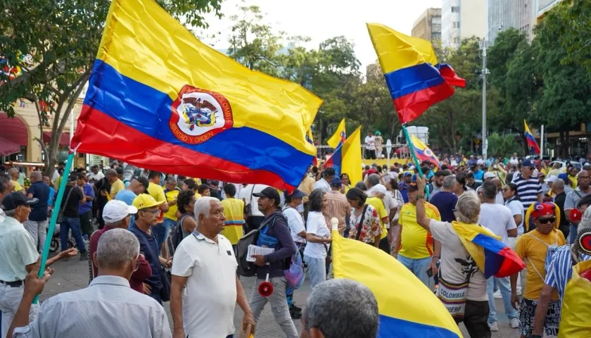 Concentración de centrales obreras y organizaciones sociales en el Paseo Bolívar.