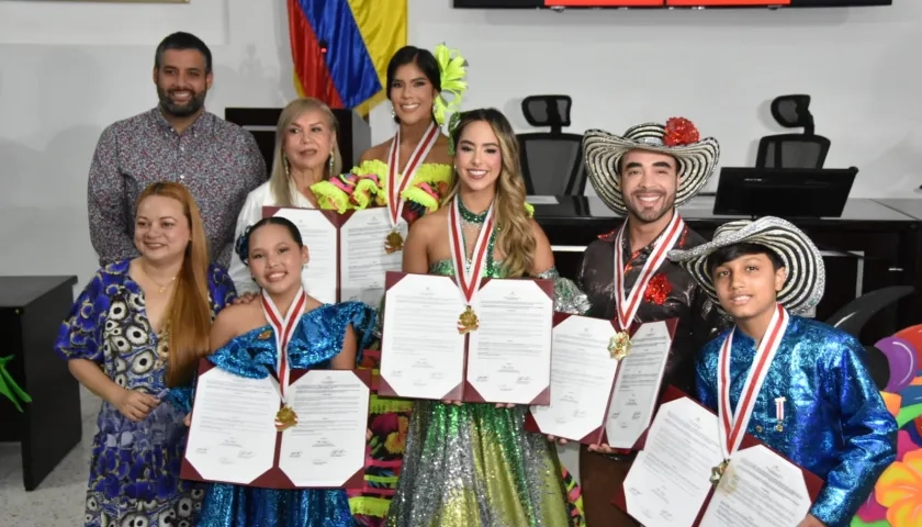 Reyes del Carnaval de la 44 y del Atlántico. 