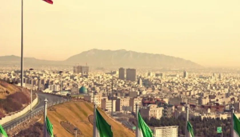 Iniciamos el 2026 con poesía iraní.