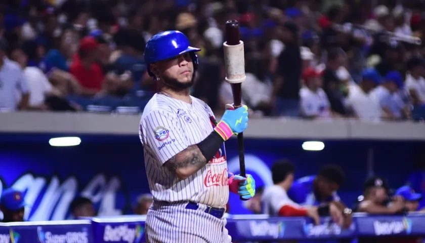 Harold Ramírez hace parte del róster de Caimanes. 