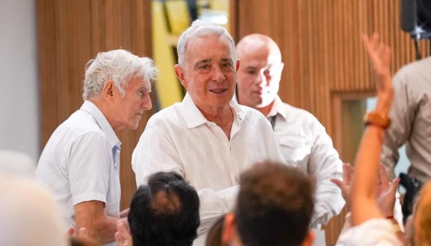 Expresidente Álvaro Uribe Vélez.