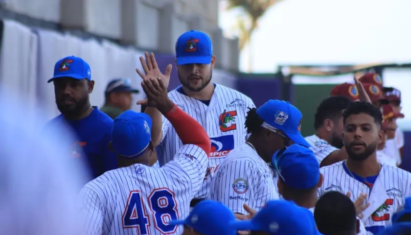 Julio Vivas fue el pitcher abridor de Caimanes y cargó con la derrota.