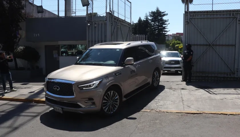 Carroza fúnebre con restos de Nemesio Oseguera.