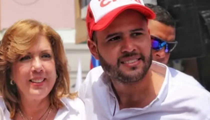 Clara Luz Roldán y su hijo Jairo Prado.