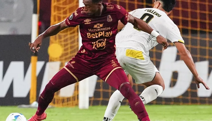 Jean Carlos Angulo, defensor del Deportes Tolima.