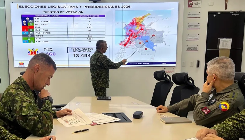 Reunión de los altos mandos militares ultimando detalles para Plan Democracia de este 8 de marzo. 
