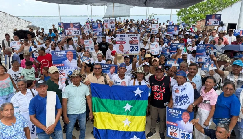 Gersel Pérez con la población de Concordia.