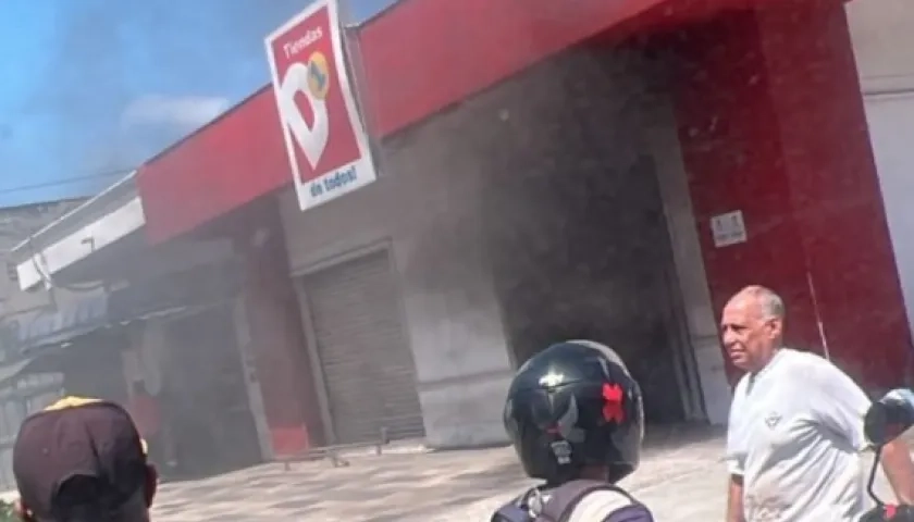 Bomberos atendieron la emergencia. 