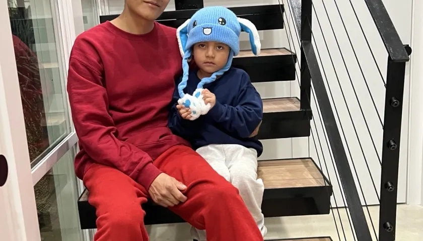 Liam Conejo y su padre, después de ser liberados