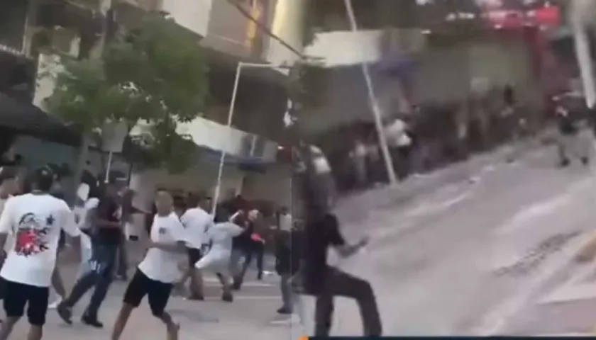 Enfrentamiento a piedra en Santa Marta.