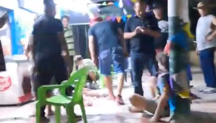 Los turistas fueron auxiliados por las personas del sector. 