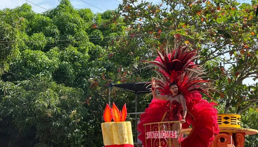 Shaddia Navarro, Reina del Carnaval de Santo Tomás. 