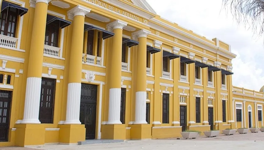 Auditorio Mario Santo Domingo, La Aduana.