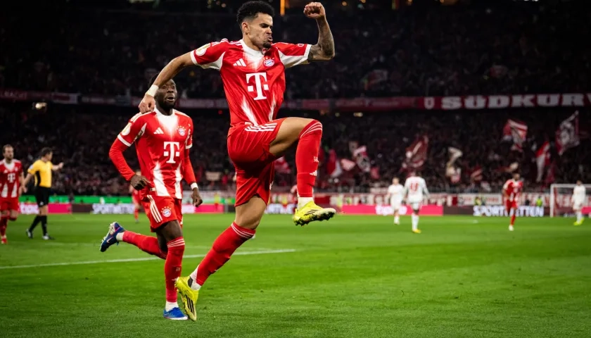 El colombiano Luis Díaz celebra su gol ante el Leipzig.
