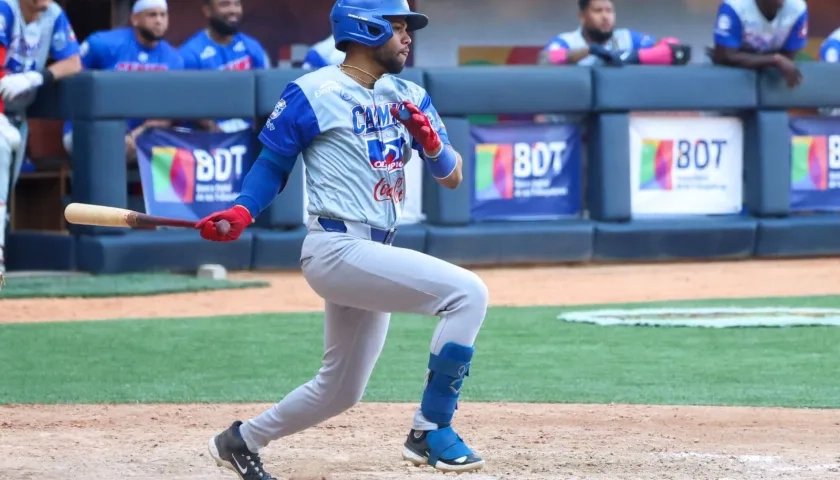 Jaider Morelos, segunda base de Caimanes de Barranquilla. 