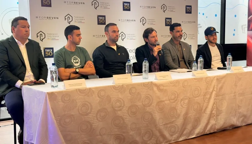 Dirigentes de la Liga de Pádel del Atlántico y la Federación Colombiana de Pádel.