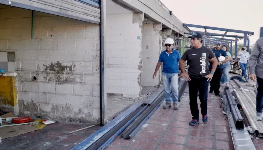 Alcalde Alejandro Char en inspección de obra de La Magola.