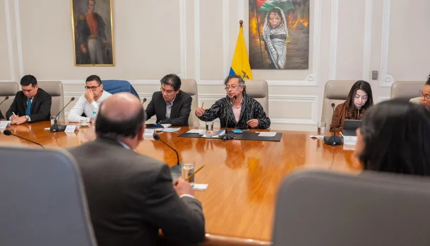 Cumbre para analizar tarifas de energía