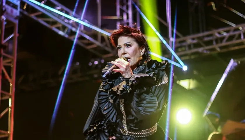 Su padre, Enrique Guzmán, señaló que no fue necesario hospitalizarla.