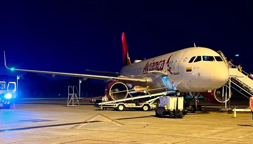 Imagen de referencia de avión aterrizando en el Cortissoz