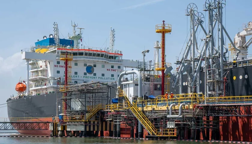 Buque que transporta crudo de Ecopetrol hacia Estados Unidos