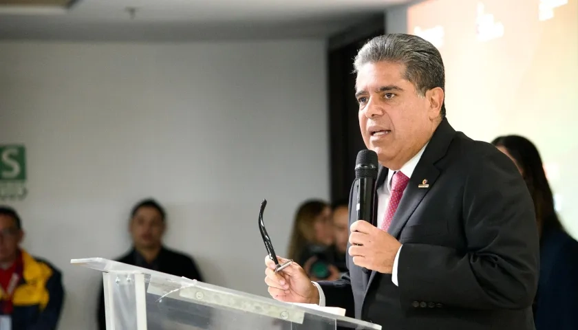 La Contraloría General de la República, Carlos Hernán Rodríguez.